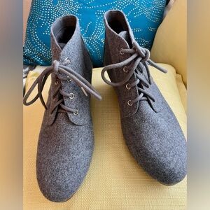 Dr. Scholl's Gray Lace-Up Boots